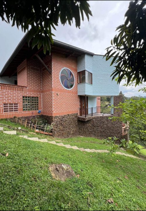 Casa en venta  en el mejor condominio de la Estrella