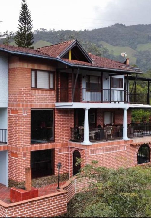 Casa en venta  en el mejor condominio de la Estrella