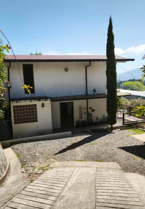 Casa en Alquiler Vereda jardín – Parcelación Guayacanes