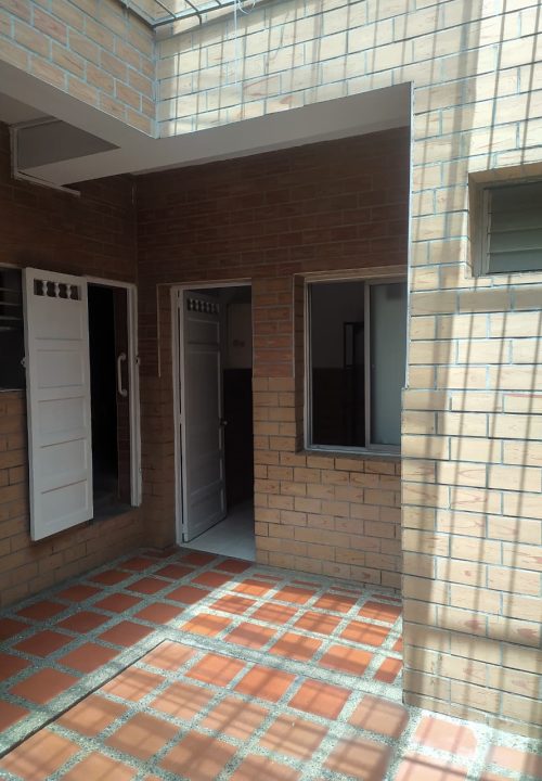Venta Casa y Local Comercial Laureles – Simon Bolivar (Esquinera)