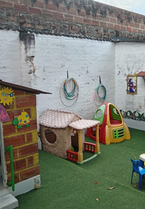 Venta Preescolar Totalmente Equipado – Sector La America Niza