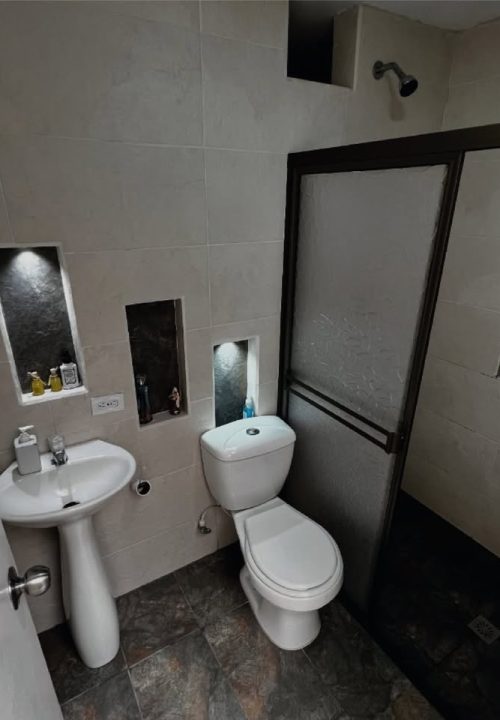 Venta Casa Piso 2 Simón Bolivar – (La América)